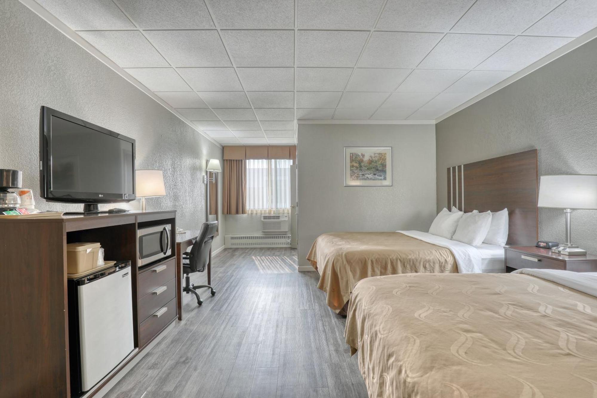 Quality Inn & Suites Downtown Грин Бэй Экстерьер фото