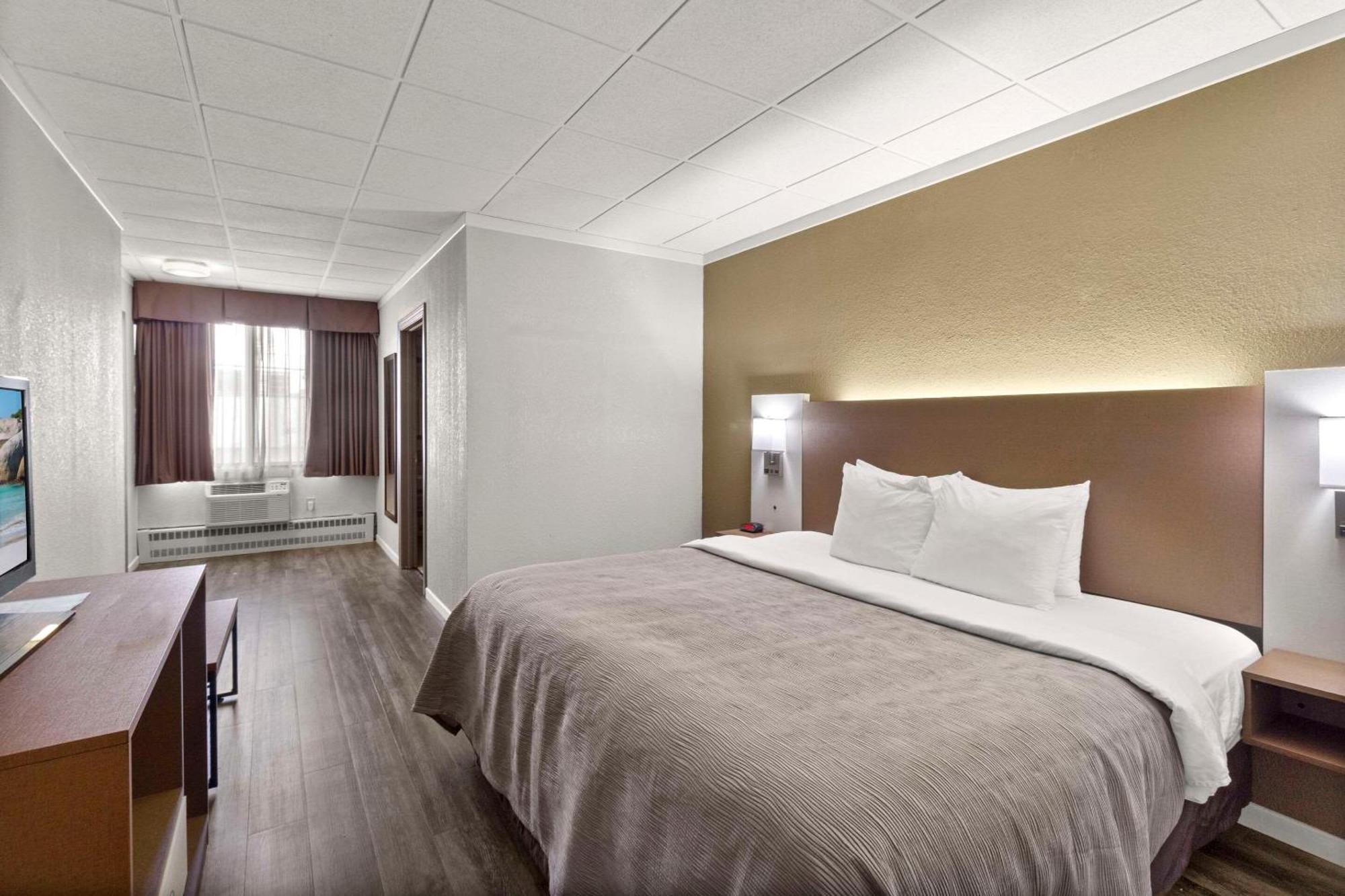 Quality Inn & Suites Downtown Грин Бэй Экстерьер фото