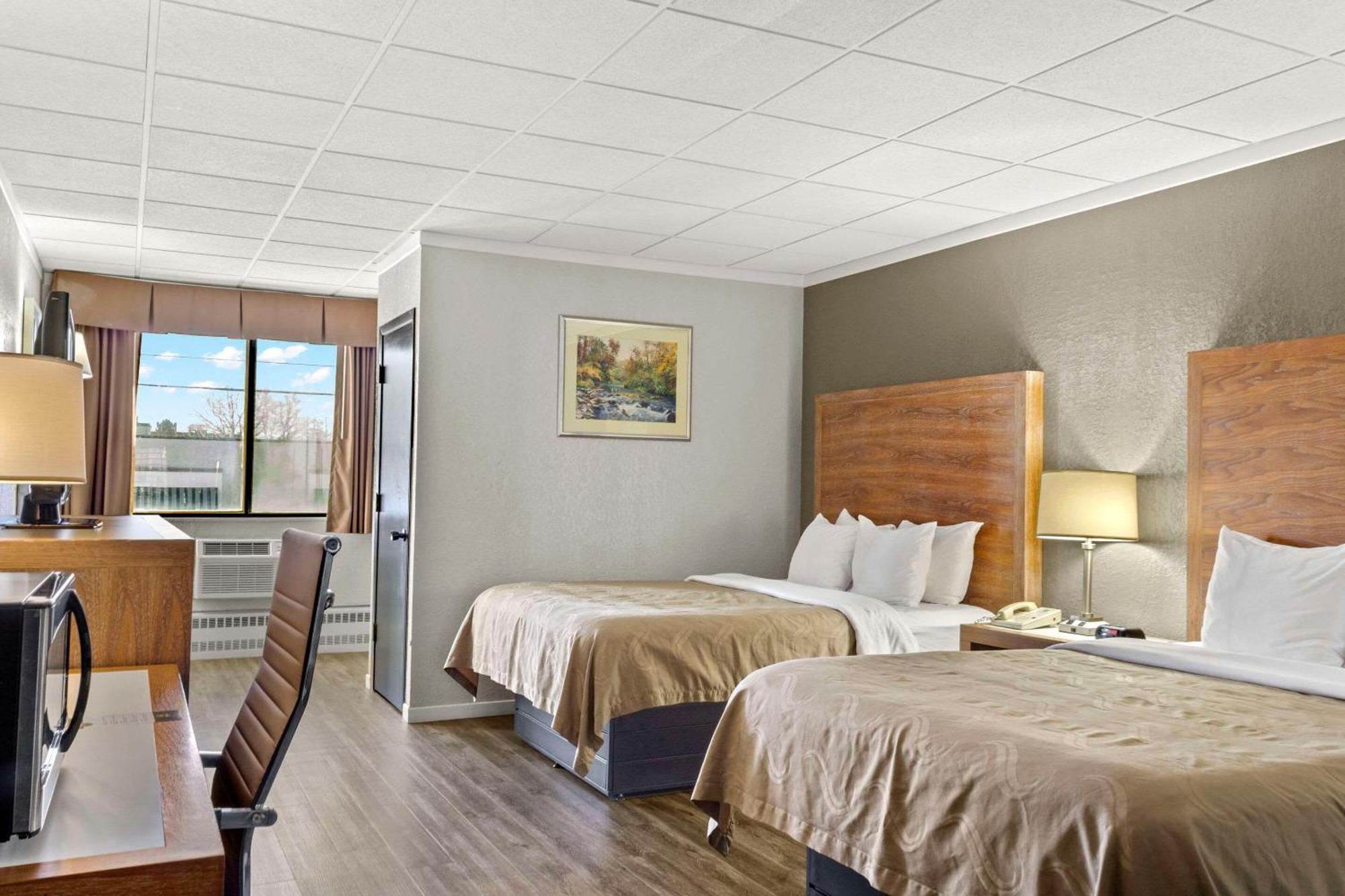 Quality Inn & Suites Downtown Грин Бэй Экстерьер фото