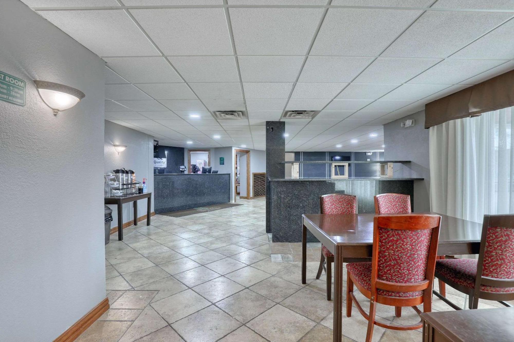 Quality Inn & Suites Downtown Грин Бэй Экстерьер фото