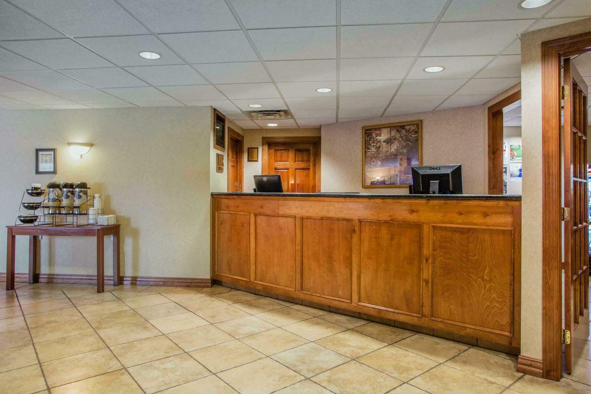 Quality Inn & Suites Downtown Грин Бэй Экстерьер фото
