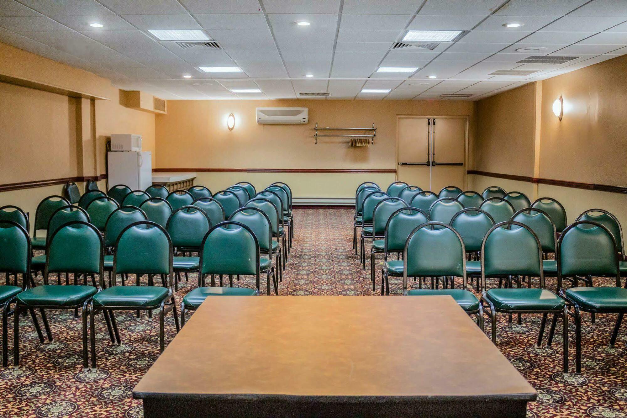 Quality Inn & Suites Downtown Грин Бэй Экстерьер фото